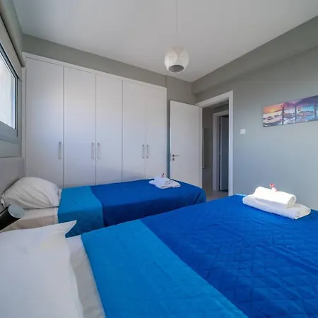 Majestic Sunset Salt Views 300m From 拉纳卡