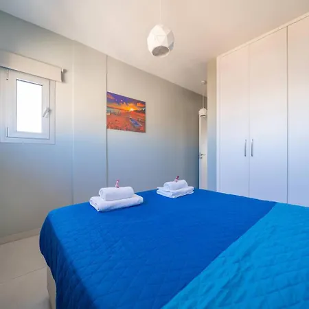 Majestic Sunset Salt Views 300m From Apartment Larnaca