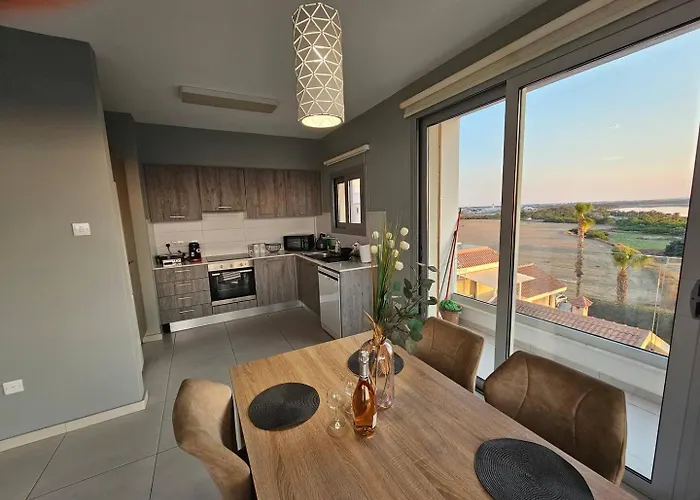 Majestic Sunset Salt Views 300m From Apartment