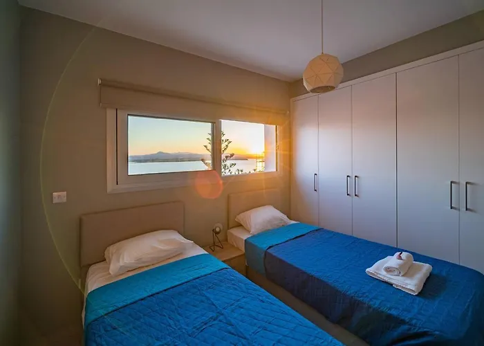 Majestic Sunset Salt Views 300m From Apartment Larnaca