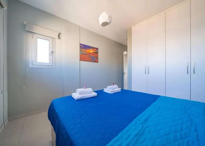 Majestic Sunset Salt Views 300m From Apartment Larnaca