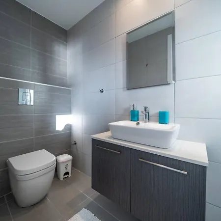 Majestic Sunset Salt Views 300m From Апартаменты