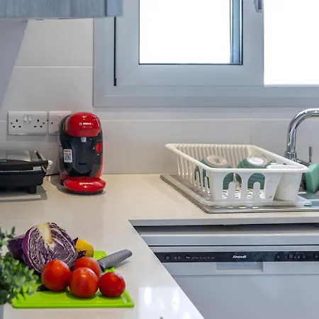 Апартаменты Majestic Sunset Salt Views 300m From