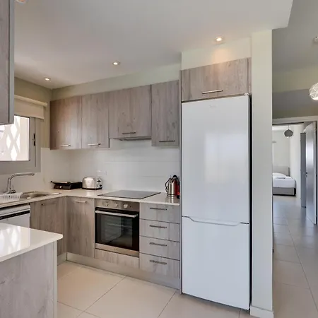 Apartment Majestic Sunset Salt Views 300m From Larnaca