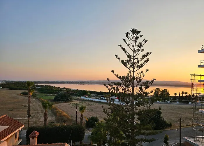 Majestic Sunset Salt Views 300m From * Ларнака