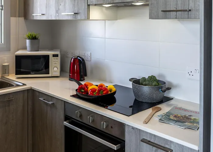 Majestic Sunset Salt Views 300m From アパート *